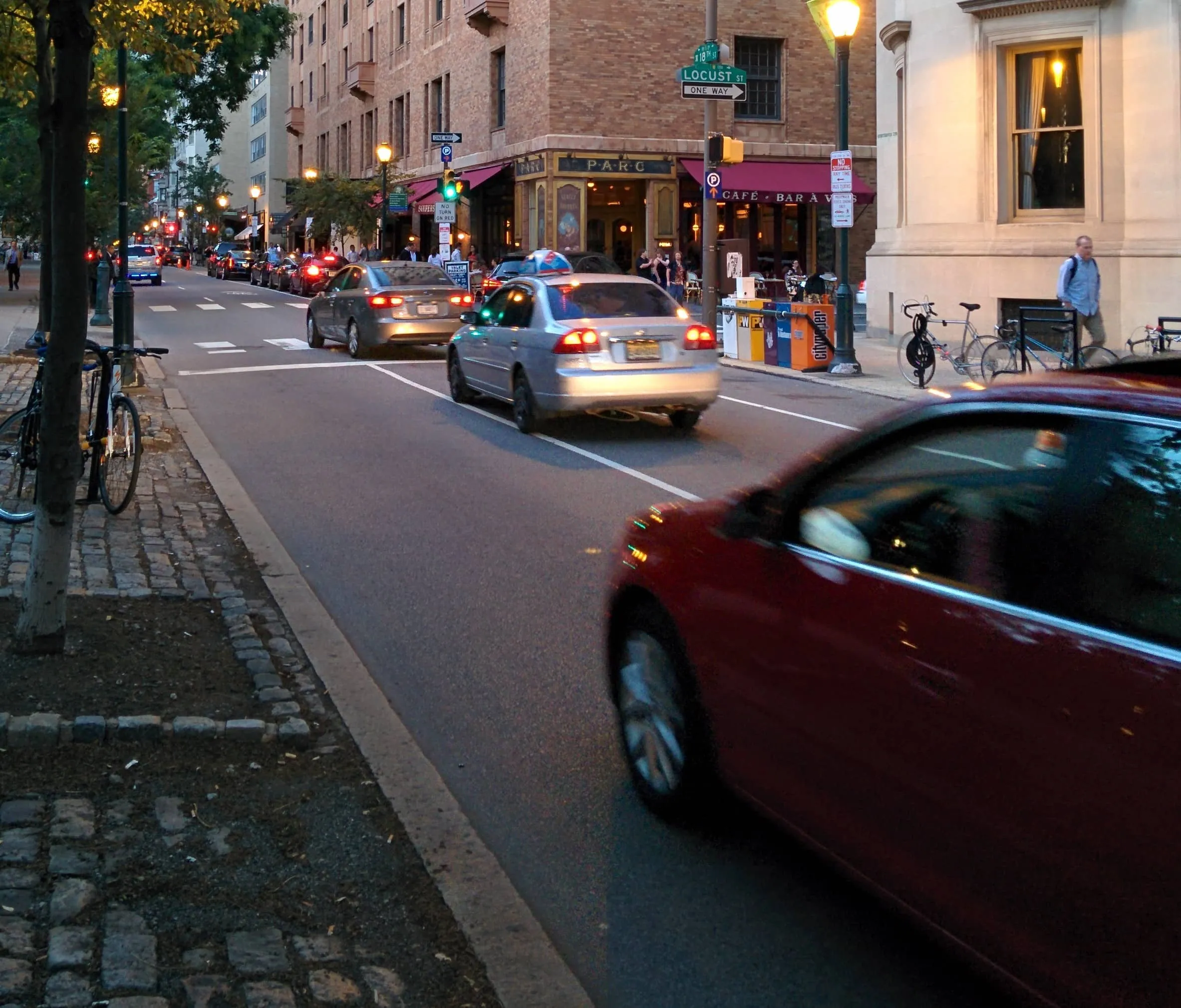 Image of 18th Street, overlooking Parc