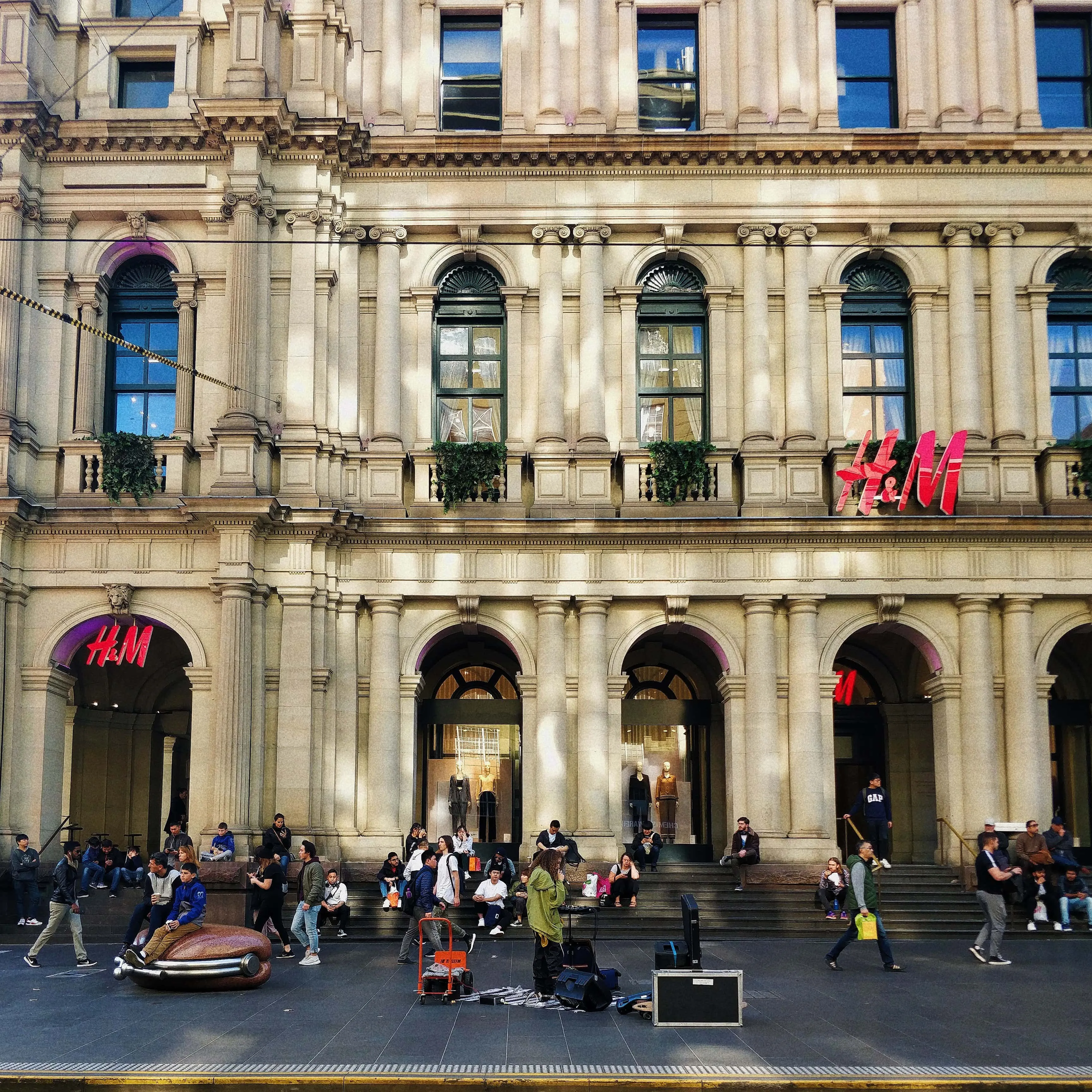 Performer, Bourke Street