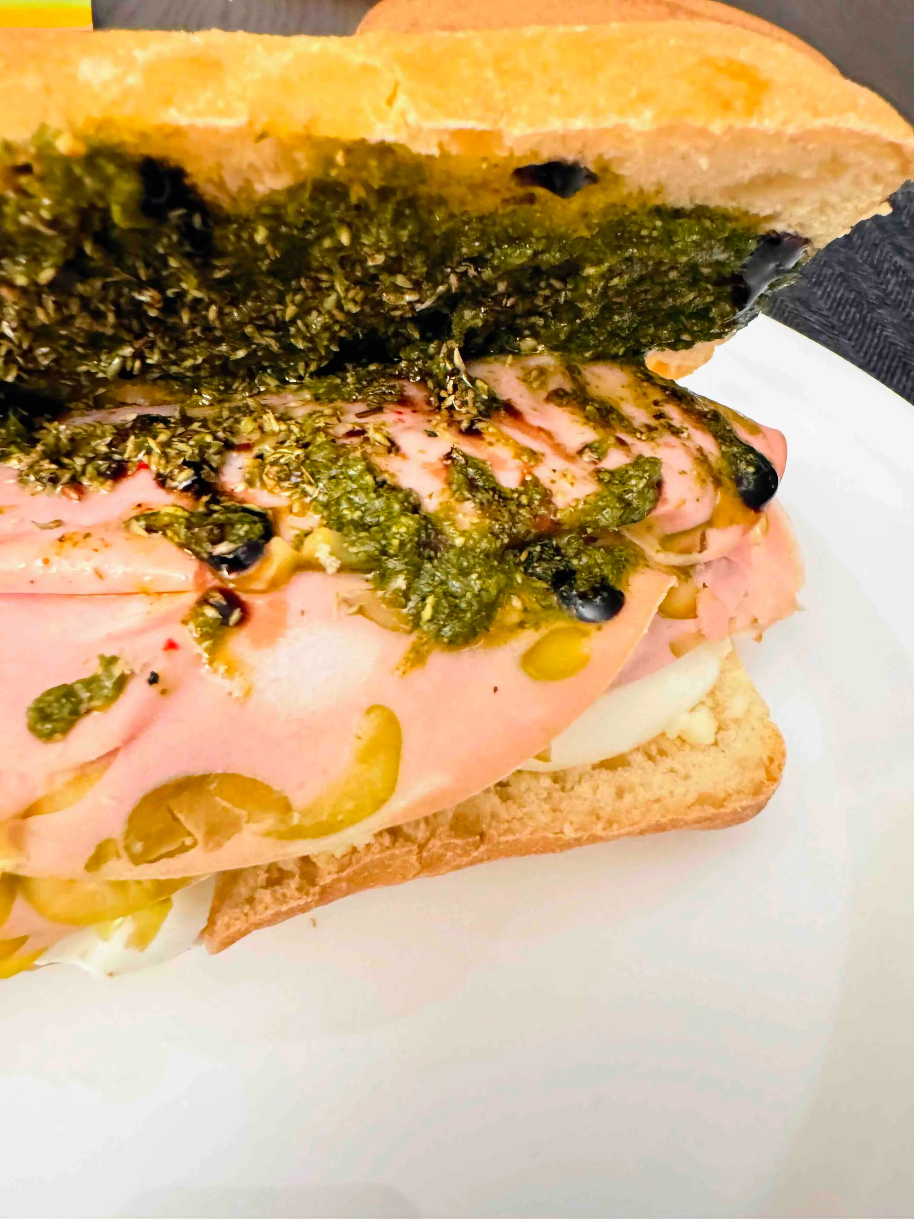 mortadella-sandwich