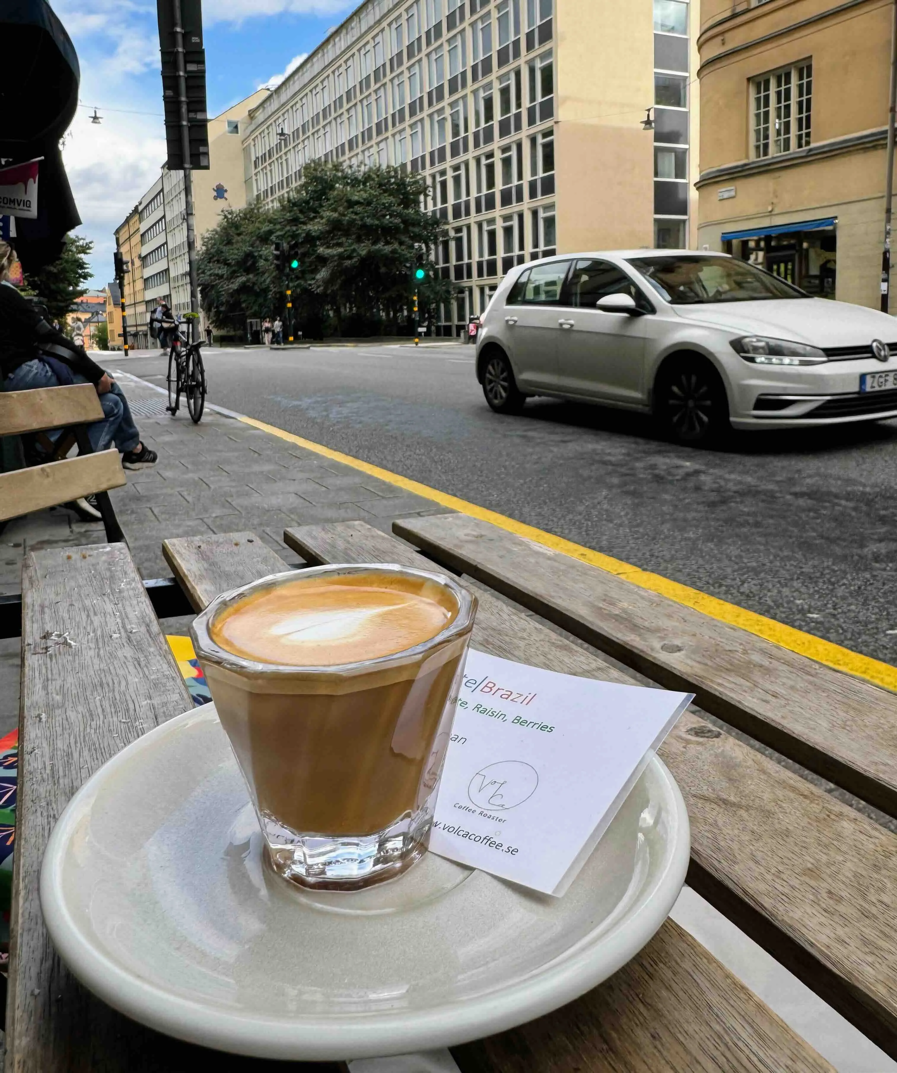 Cortado by the side of the street